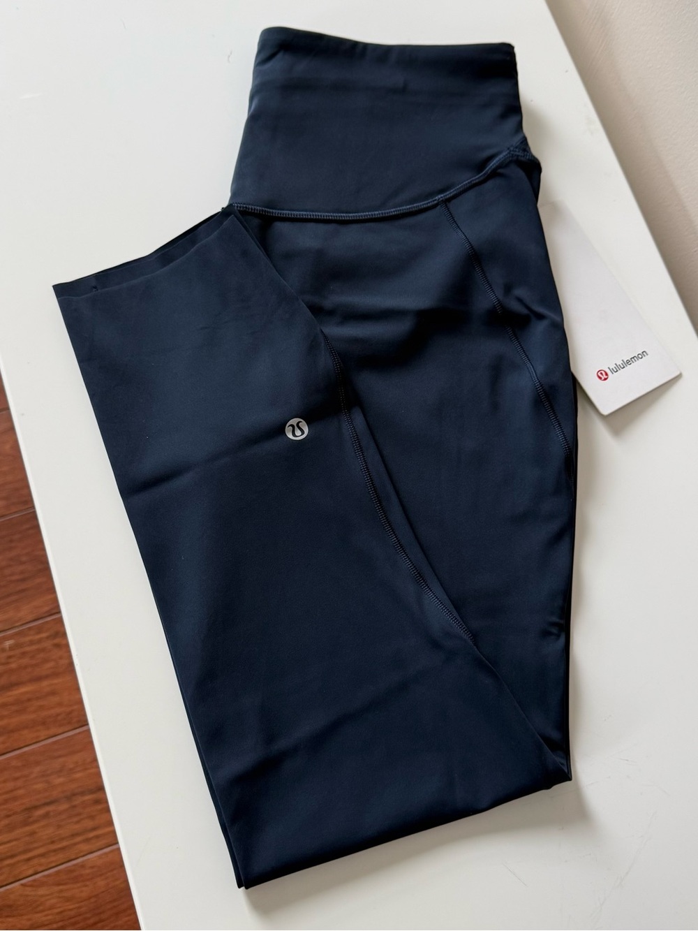 Lululemon size 8 base pace tight crop 23” true navy NWT